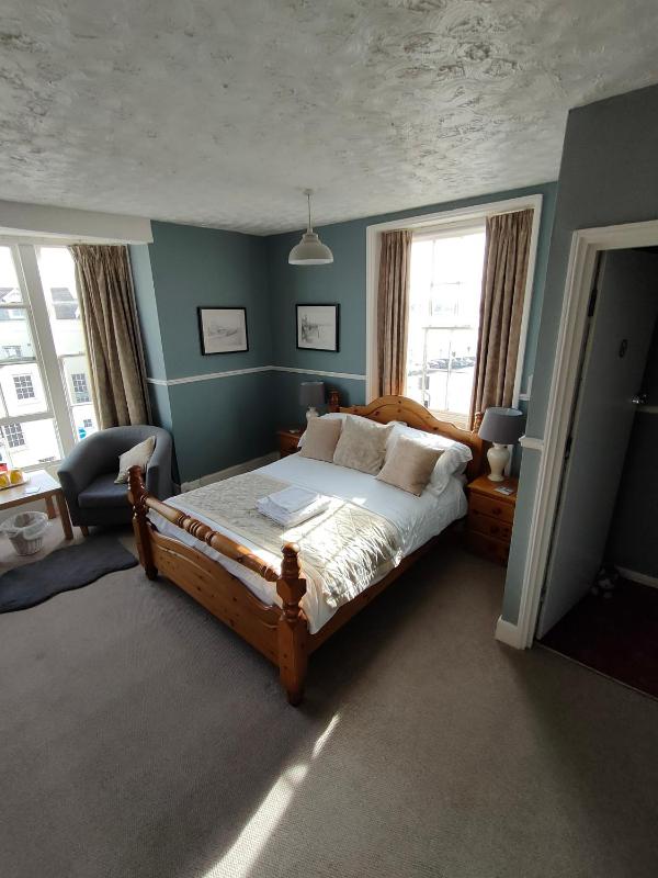 Spacious Double Room image 3
