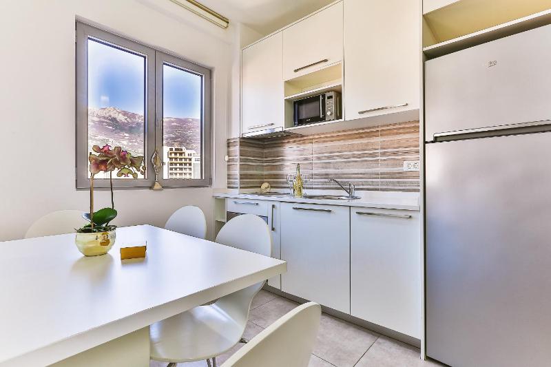 Montesun Centar Apartments - image 16