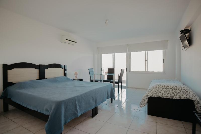 Apart Hotel Punta Sol - image 18