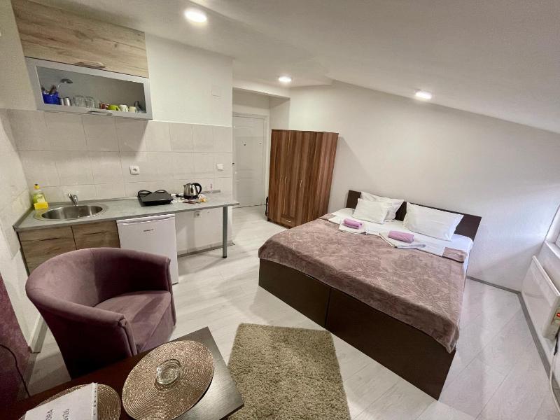 Standard Double or Twin Room image 3