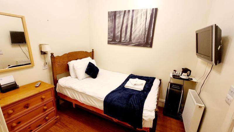 Standard Single Room image 1