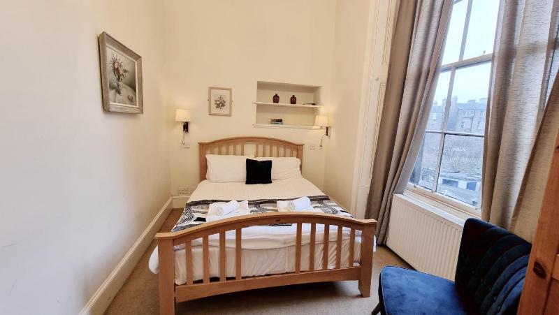 Classic Double Room image 1