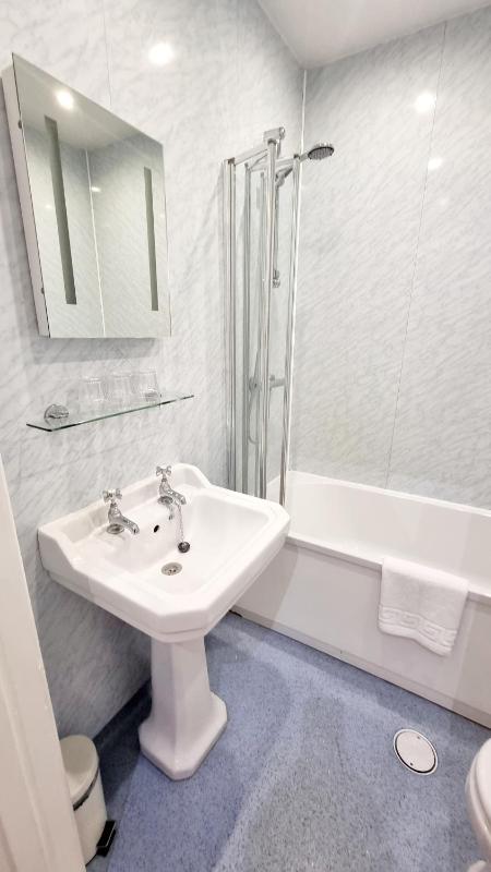 Triple Room image 3