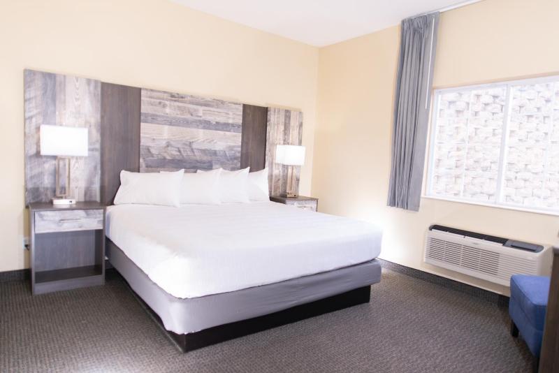 King Room image 3