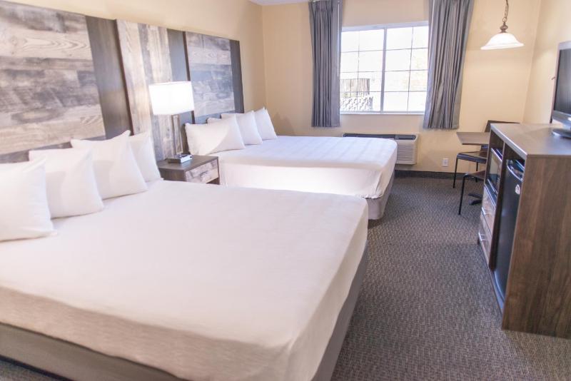 Queen Room with Two Queen Beds image 1