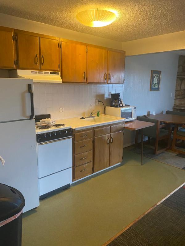 Two-Bedroom Suite with Two Queen Beds image 2