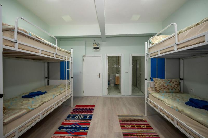 XALİLA HOSTEL & CAFE MEN's ROOM BEST IN ISTANBUL - image 14