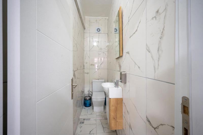 XALİLA HOSTEL & CAFE MEN's ROOM BEST IN ISTANBUL - image 13