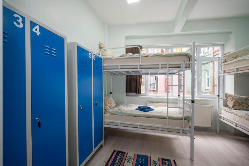 XALİLA HOSTEL & CAFE MEN's ROOM BEST IN ISTANBUL - image 15