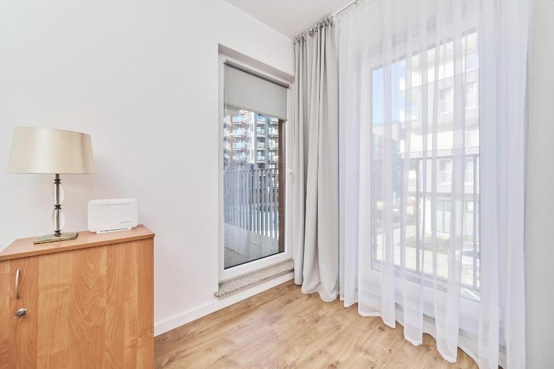 Apartments Dmowskiego Kępa Mieszczańska by Noclegi Renters - image 6