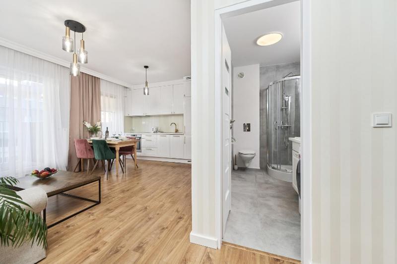 Apartments Dmowskiego Kępa Mieszczańska by Noclegi Renters - image 28