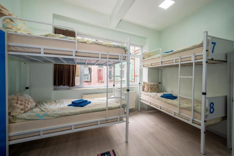 XALİLA HOSTEL & CAFE MEN's ROOM BEST IN ISTANBUL - image 5