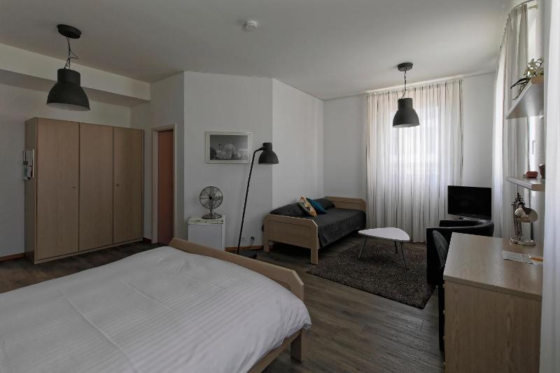 Deluxe Room image 1
