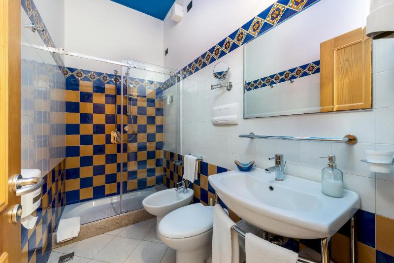 Triple Room image 2