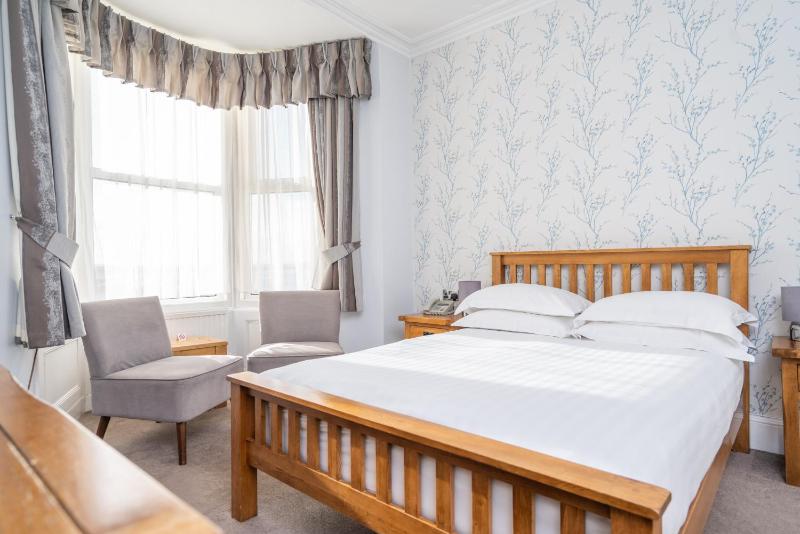 Superior Double Room image 4
