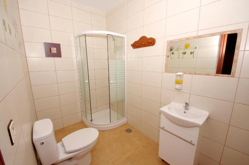 Quadruple Room image 2