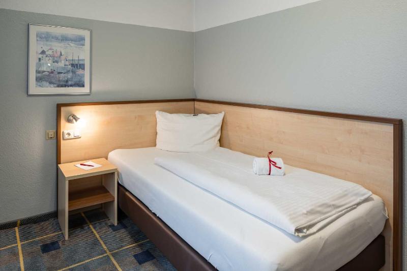 Budget Single Room image 1