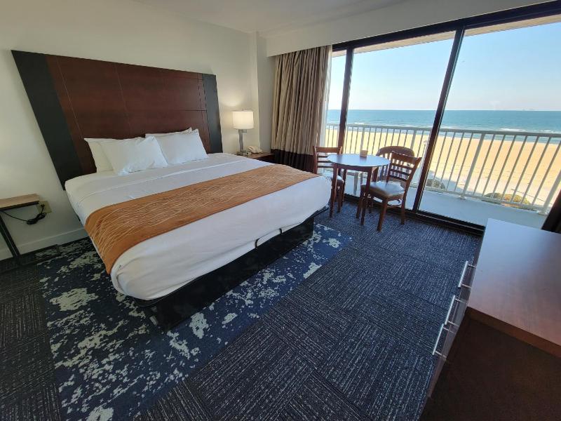 Room with Two King Beds - Ocean Front image 2