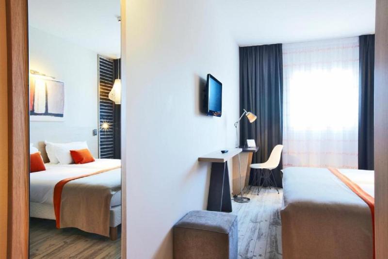 Double bed with Sofa bed image 2