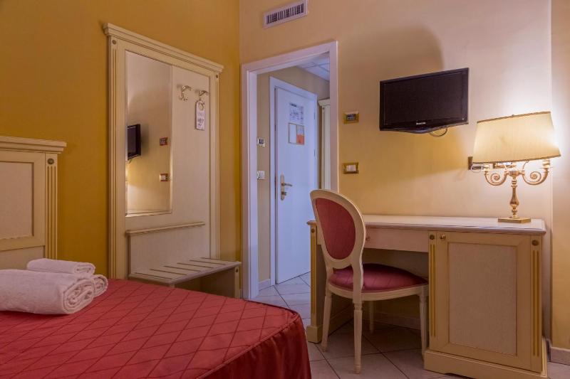 Deluxe Single Room image 4
