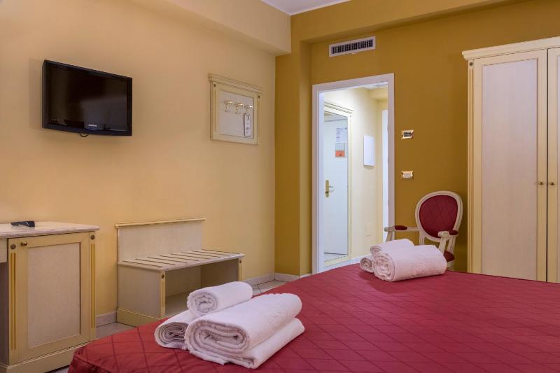 Deluxe Double Room image 4
