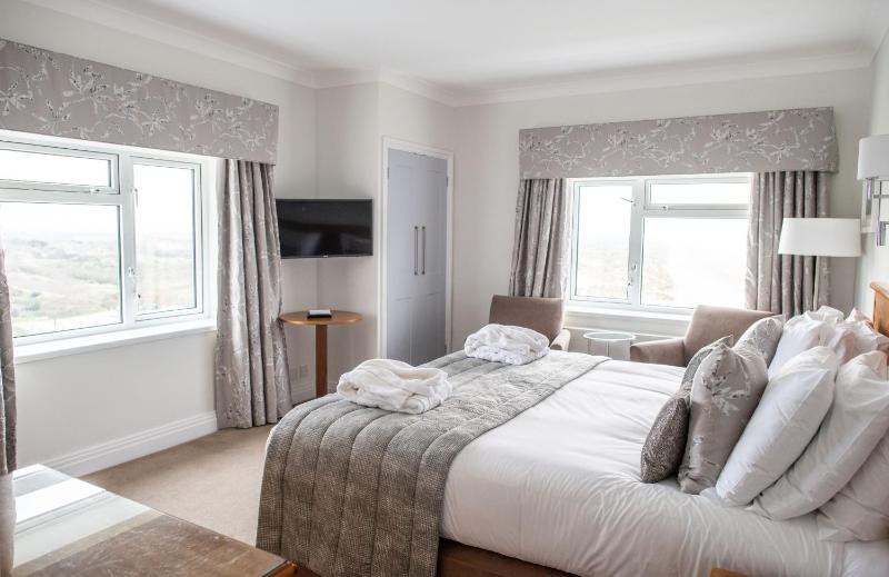Large Family Suite with Sea View image 1