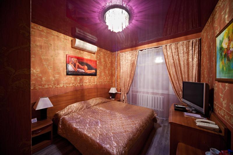 Classic Double Room image 3