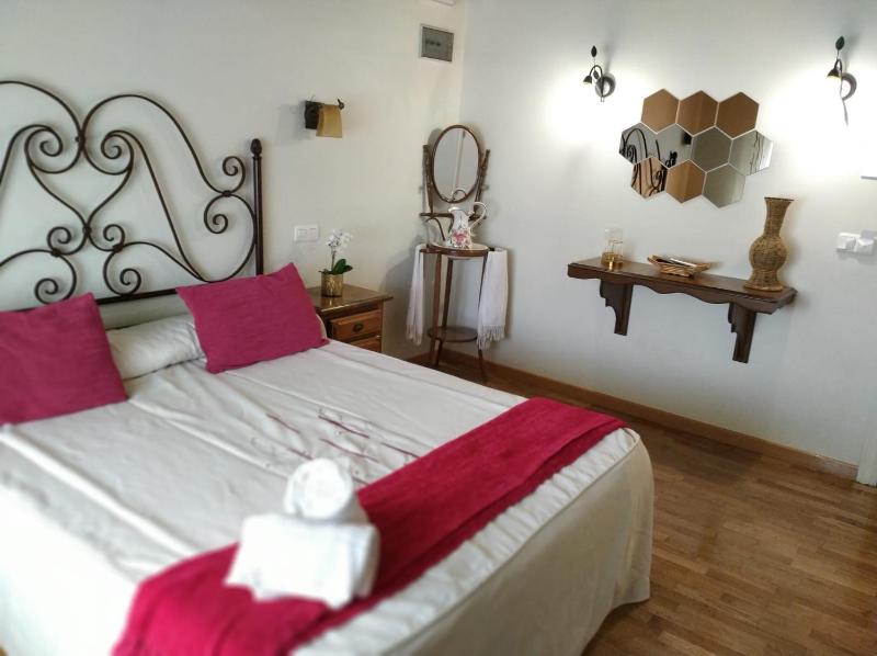 Superior Double Room image 4