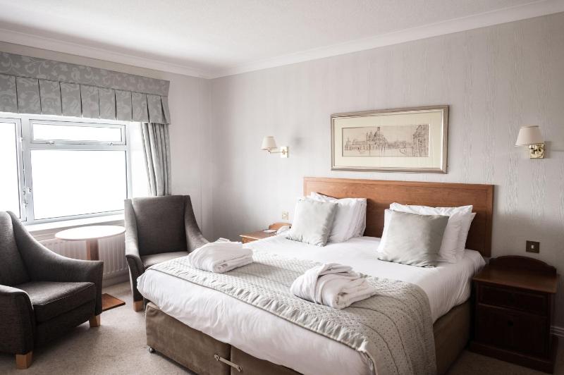 Double or Twin Room with Sea View image 1