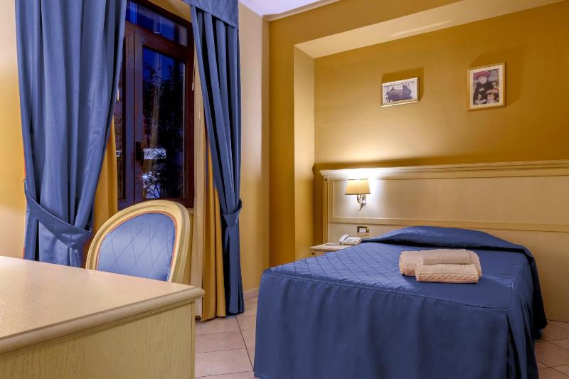 Standard Single Room image 1