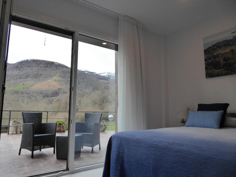 Double Room with Terrace image 2