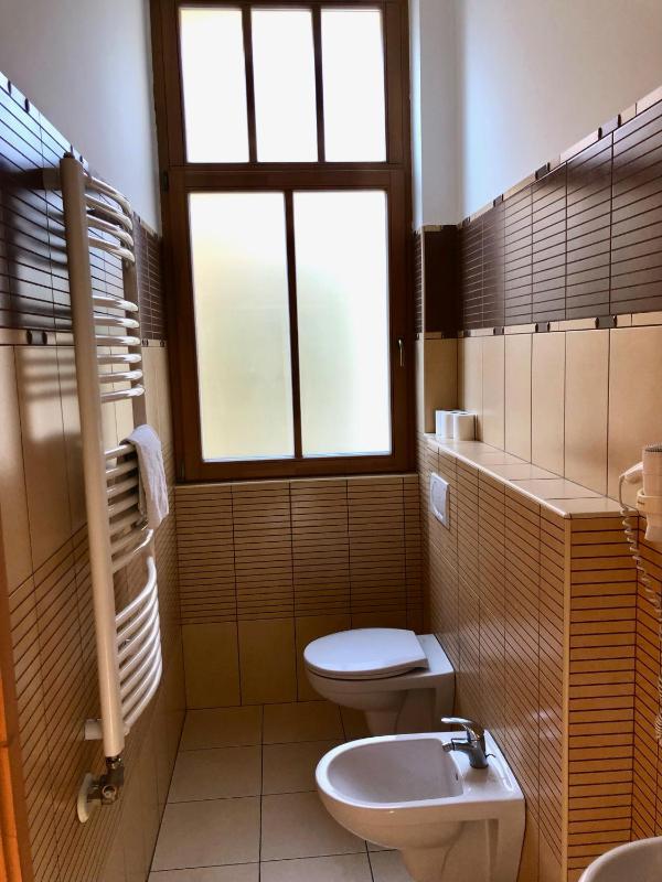 Single Room image 3