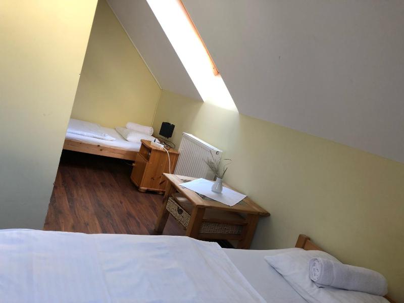 Deluxe Double or Twin Room image 4