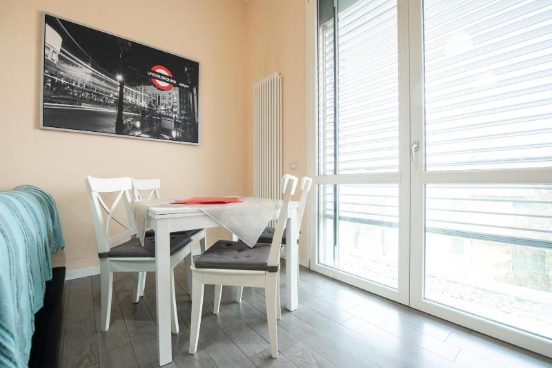 Apartment image 3