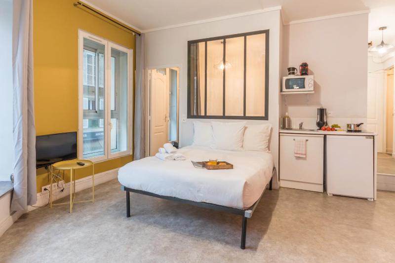 Two-Room Apartment image 1