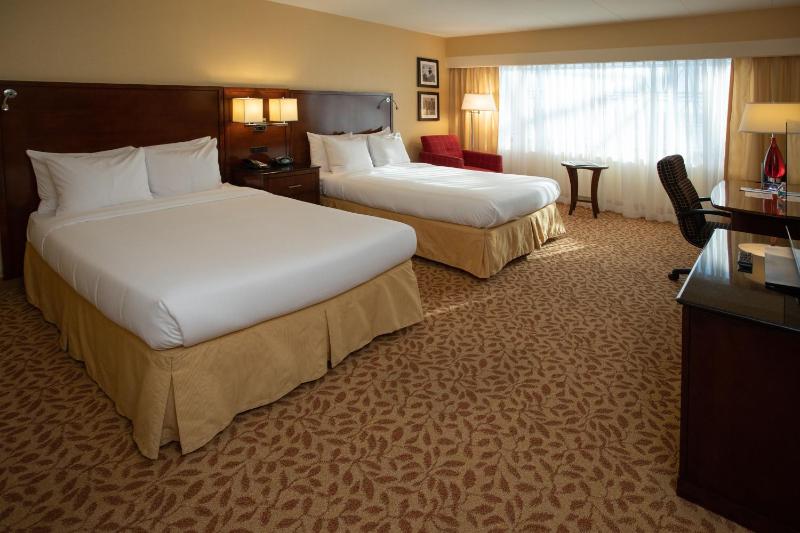 Standard Double Room image 3
