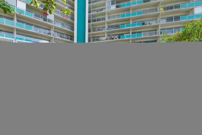 Two Bedroom Condo Overlooking Ala Wai Boat Harbor Unit 1744 - image 8