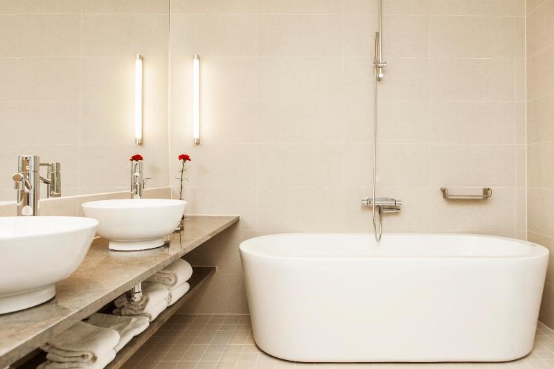 Superior Suite image 4