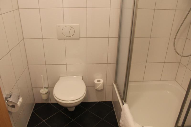 Single Room image 3