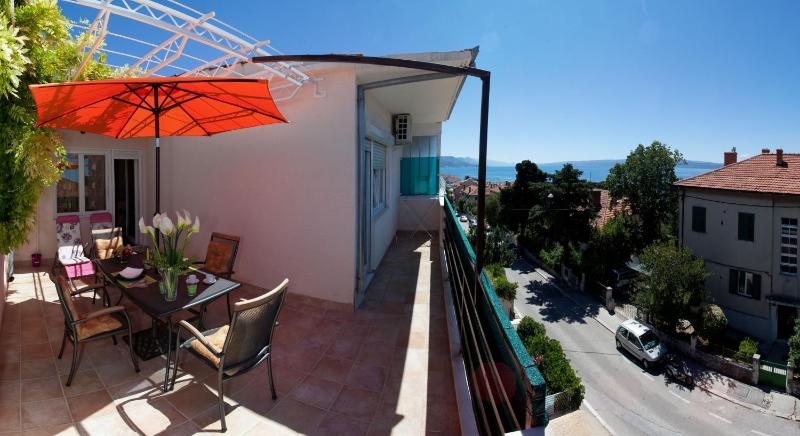 Apartments Beautiful Sandy Beach - image 3