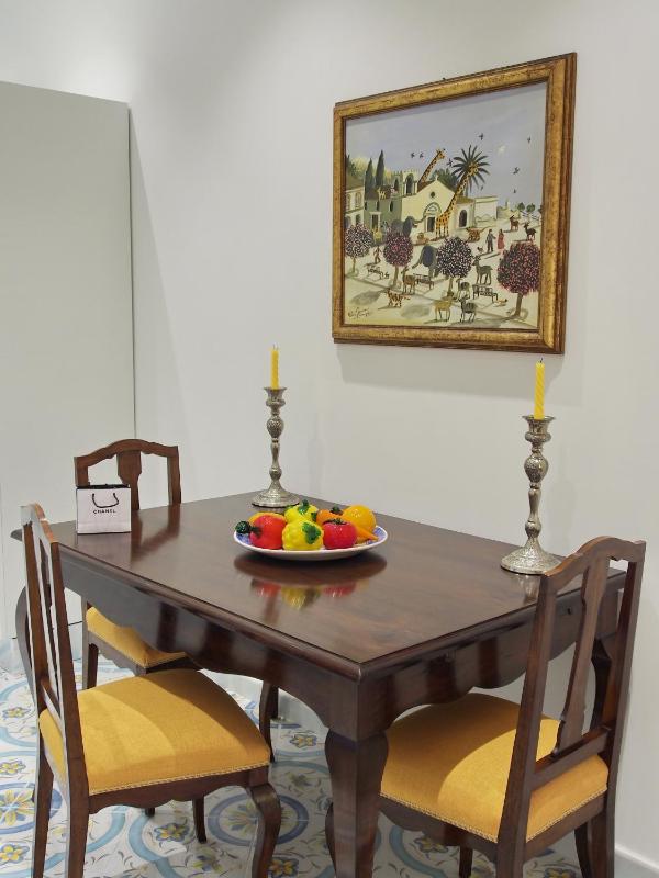 One-Bedroom Suite with City View - Separate Building image 4