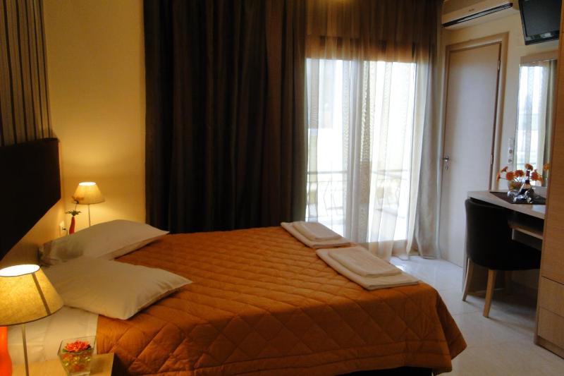 Double or Twin Room image 3