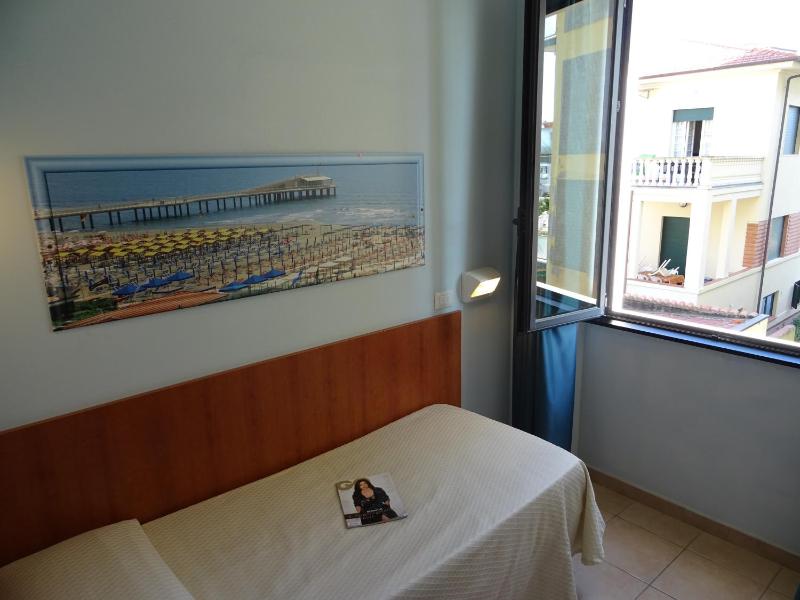 Single Room image 1