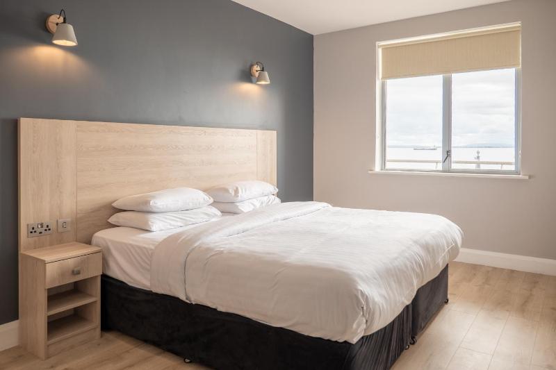 Two-Bedroom Apartment with Sea View image 4