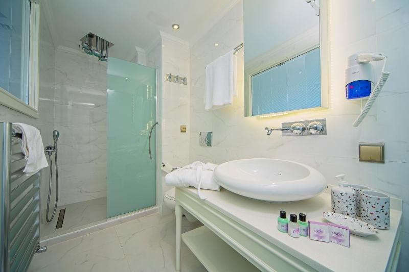 Ada Hotel Istanbul - image 15