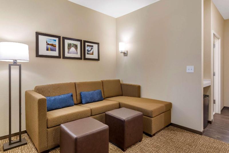 King Suite - Non Smoking image 4