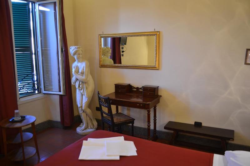 Quadruple Room image 4