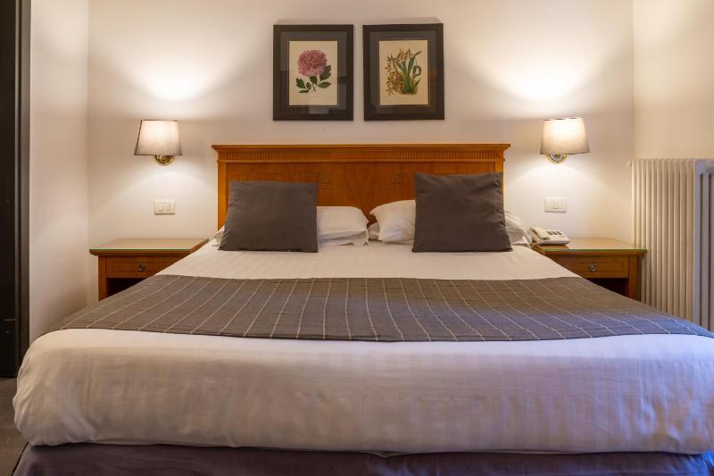 Economy Double Room image 3