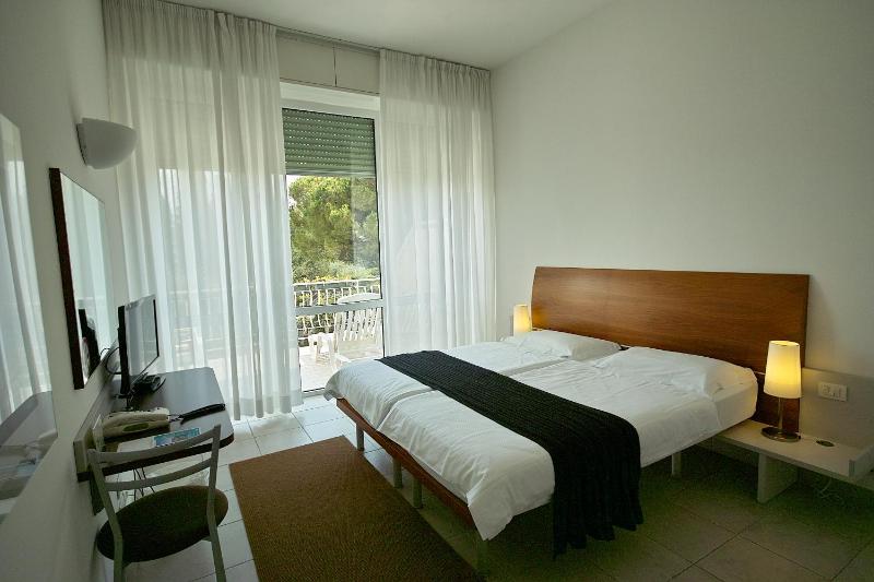 Standard Double Plus Room with Terrace image 2
