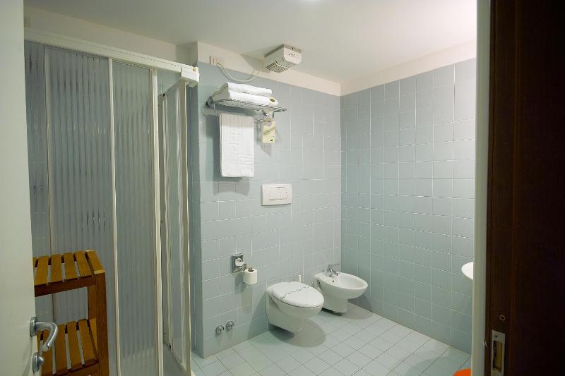 Triple Room with Terrace image 4